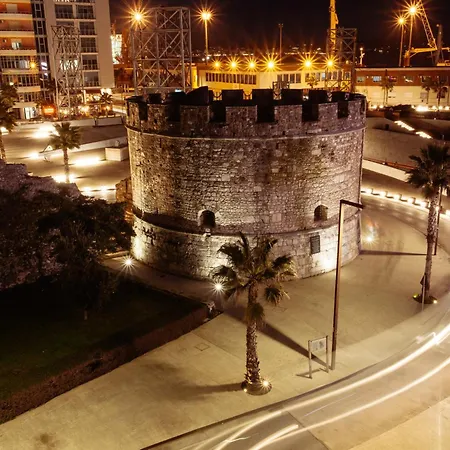 Super In The Ancient Amphitheater Apartment Durrës