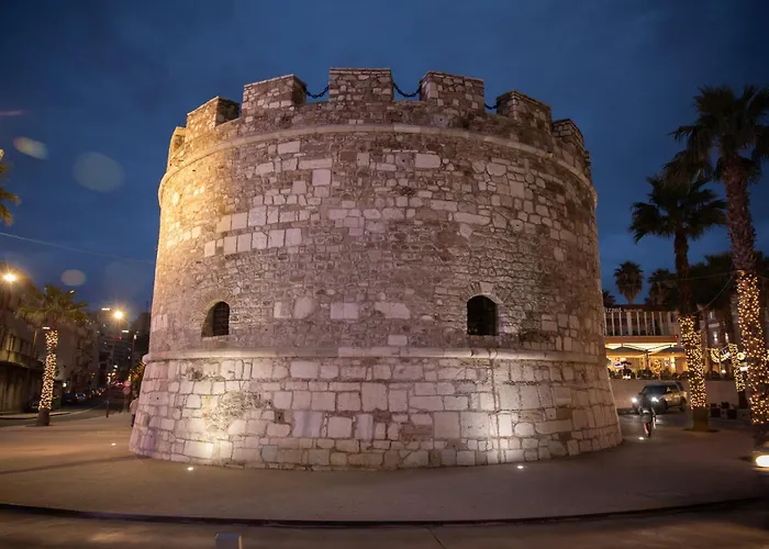 Super In The Ancient Amphitheater Durrës